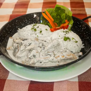 Tejszínes gombás csirkemell